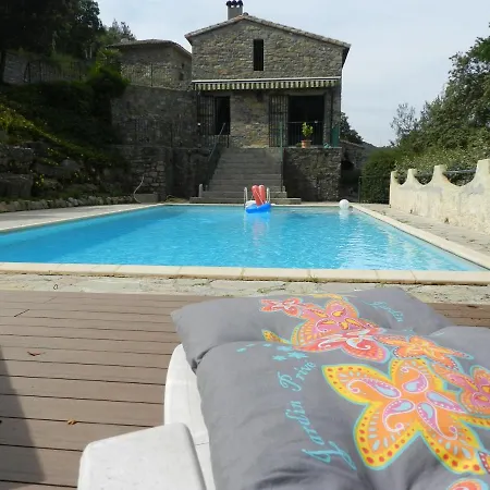 Cevennes: Piscine, Lamas, Riviere Bed & Breakfast