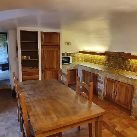 Alojamento de Acomodação e Pequeno-almoço Cevennes: Piscine, Lamas, Riviere Cros (Gard)